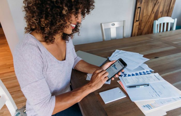 Five reasons why you SHOULDN’T come to the National Arts Fundraising School | Image of woman working in home office